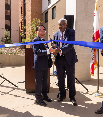 UCR Chancellor S. Jack Hu at ribbon cutting